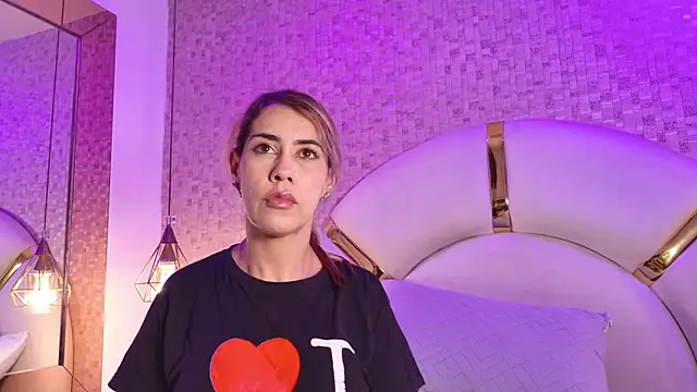 emmy_rose25 webcam