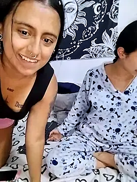 emily_n_abby webcam