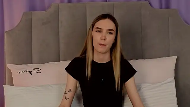 NikkiRyx webcam