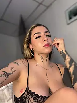 CarolQueen1_ webcam