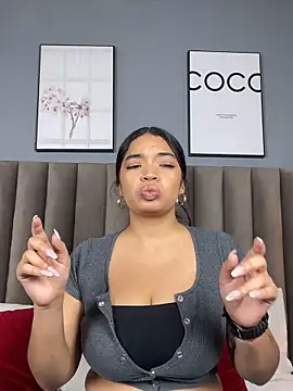 LilyFoox webcam