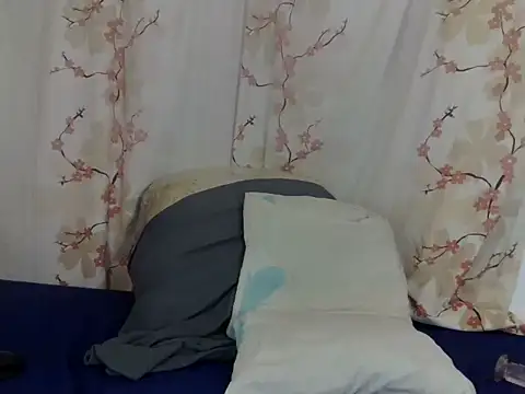 CURVYBOOBS29 webcam