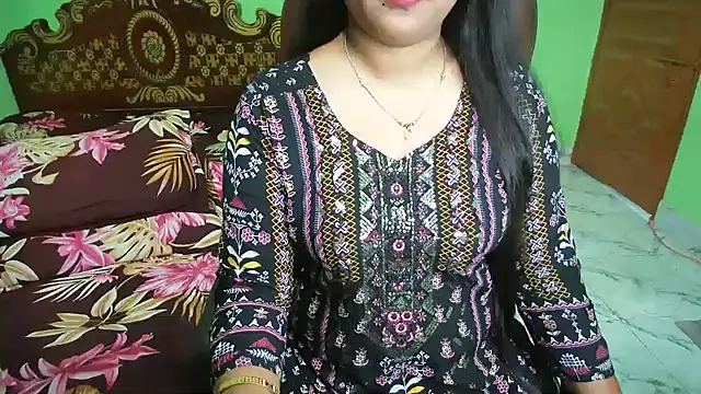 BengaliQueenStar webcam