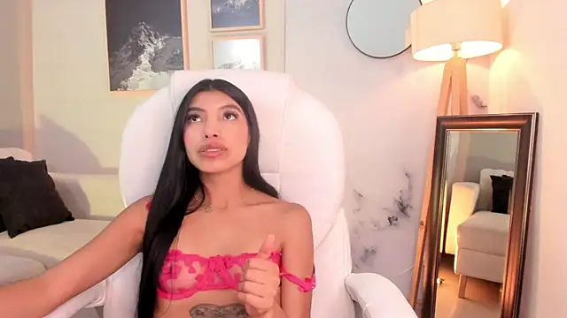 Tiffany_Low webcam