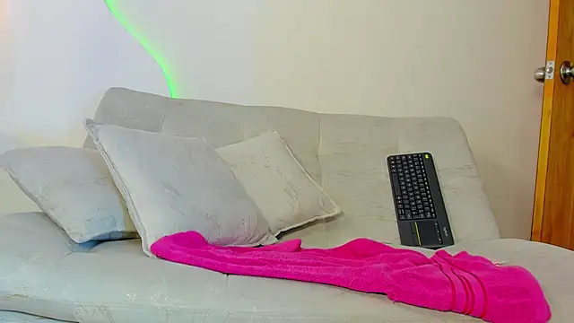 ArohomLester_ webcam
