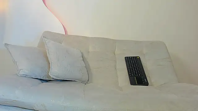 ArohomLester_ webcam