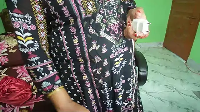 BengaliQueenStar webcam