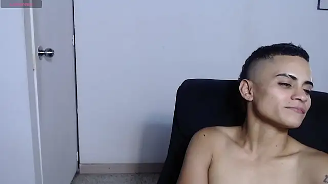 Liiamthompson webcam