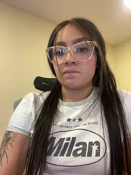 Alyha_Cortes webcam