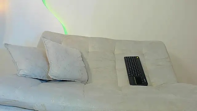 ArohomLester_ webcam