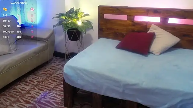 Yeseniaa25_ webcam