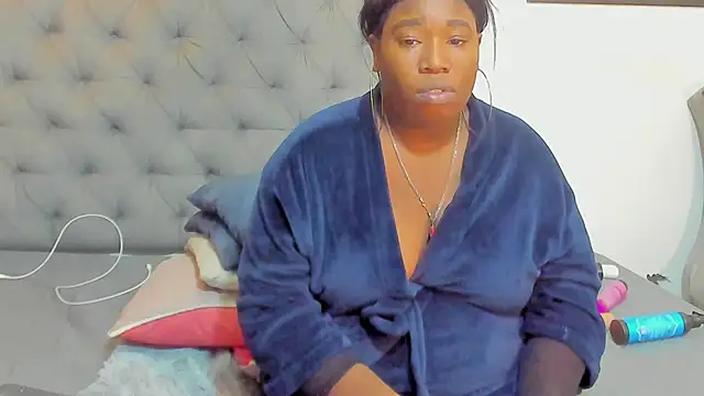 nahiroby_ebony webcam