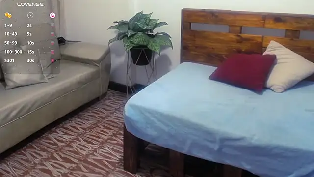 Yeseniaa25_ webcam