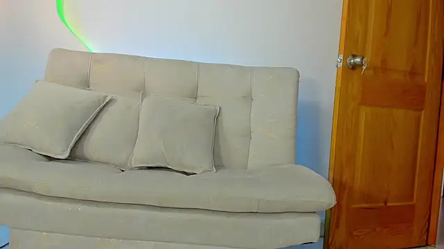 ArohomLester_ webcam
