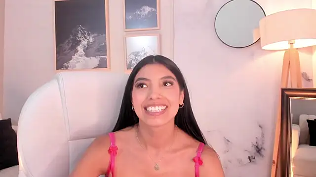 Tiffany_Low webcam