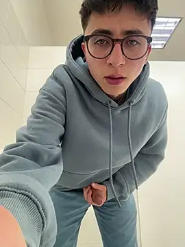 CamiRojas_boy webcam