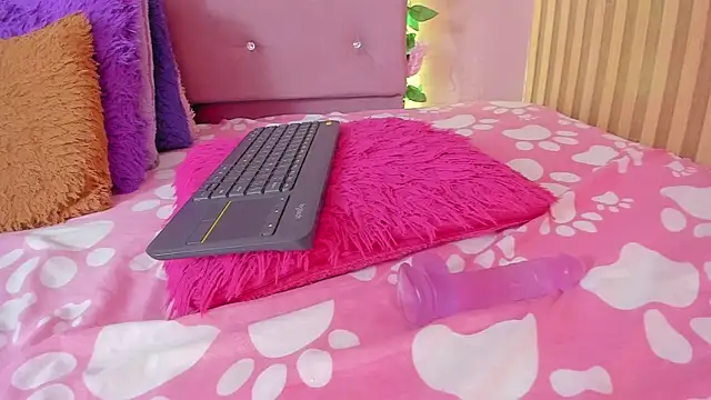 lovely__kiss__ webcam