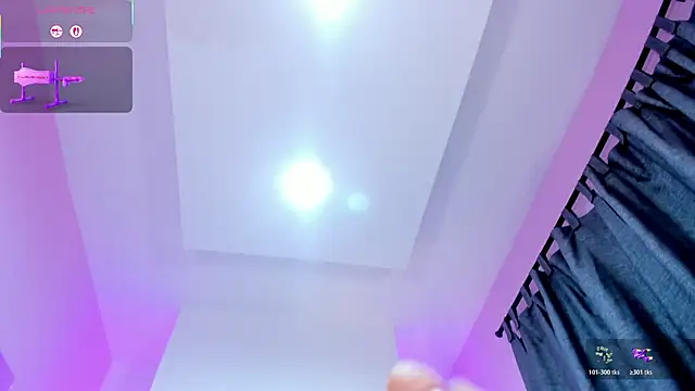 nicolle_pierce webcam