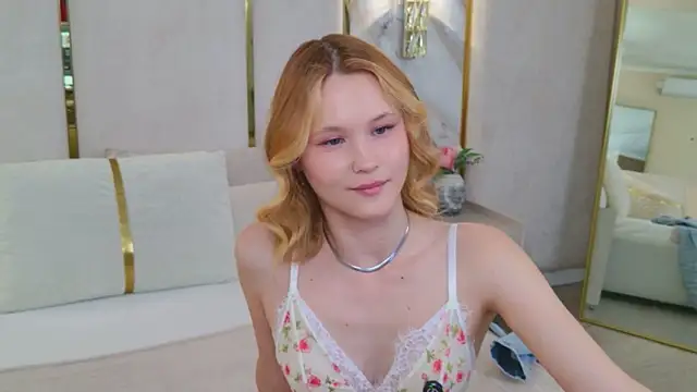 AmeliRoyse webcam