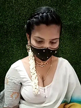 Nithyatamil webcam