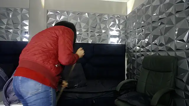 Cata_black webcam