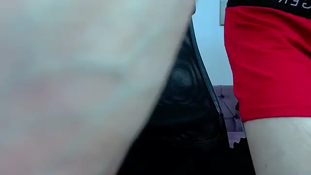 Meverik_Oushen webcam