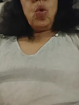 NakedMILFx webcam