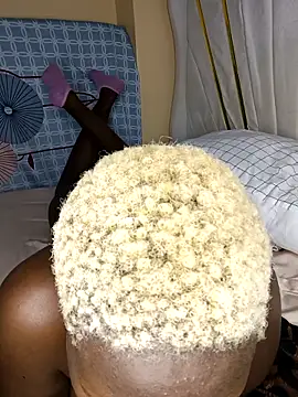SquirtQueen16 webcam