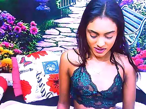 IndianPretty14u2Luv webcam