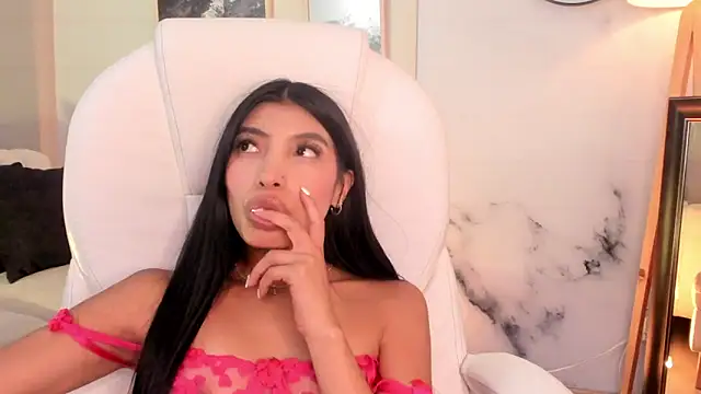 Tiffany_Low webcam