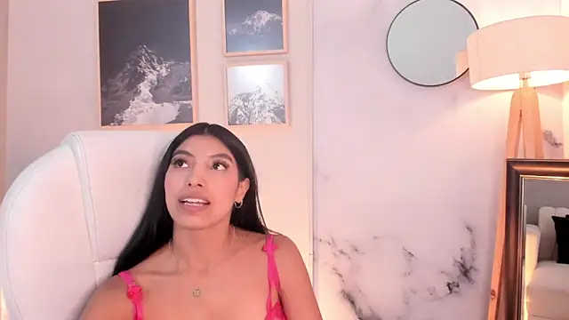 Tiffany_Low webcam