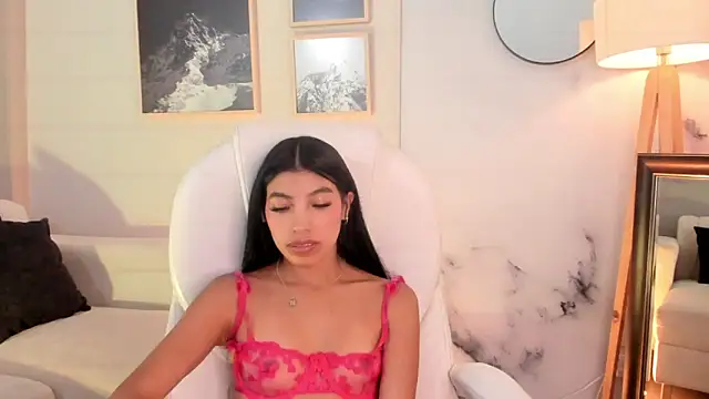 Tiffany_Low webcam