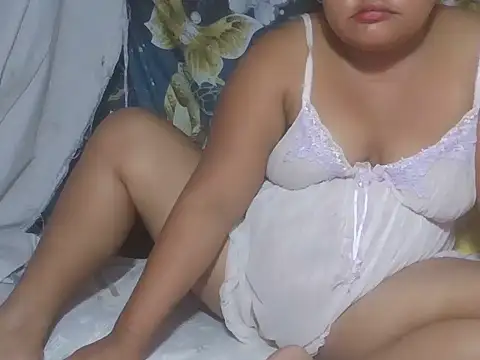 Hotmom1990 webcam