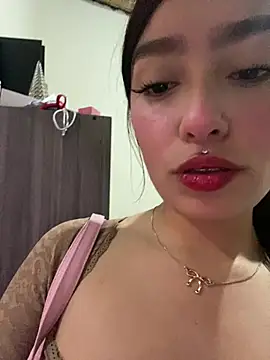 Miakittyyy webcam