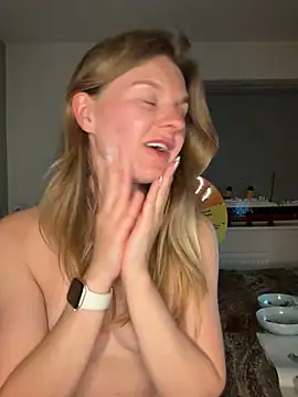 Lilly-Luscious webcam