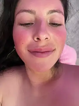 giuliabianchi (F young) - Show pussy in my window