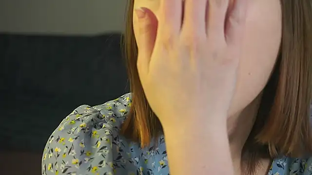 Leyla_crsh webcam