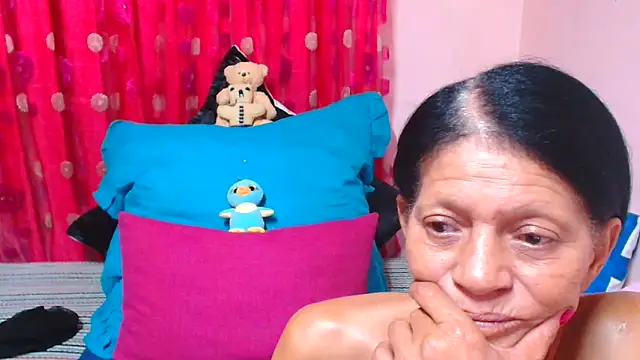 SLUTTYROXY webcam