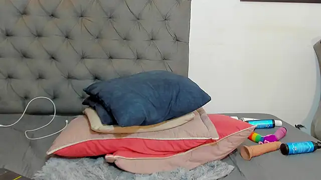 nahiroby_ebony webcam