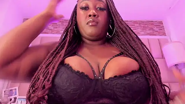 ShaniaBrownn webcam