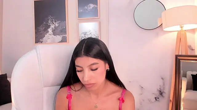 Tiffany_Low webcam