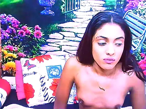 IndianPretty14u2Luv webcam