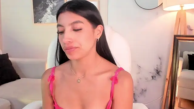 Tiffany_Low webcam