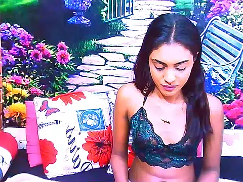 IndianPretty14u2Luv webcam