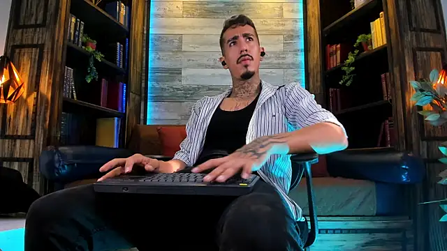 Donovan_Desmond webcam