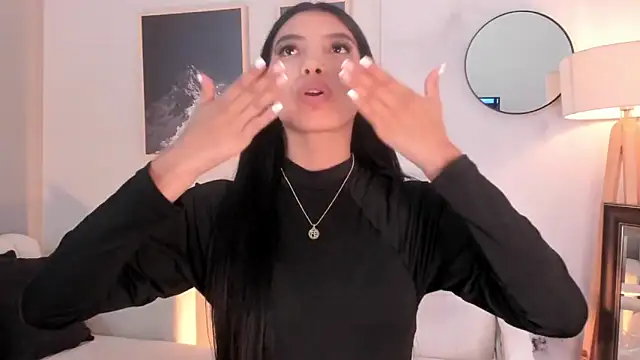 Tiffany_Low webcam
