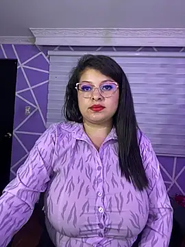 MiiaaJoness webcam