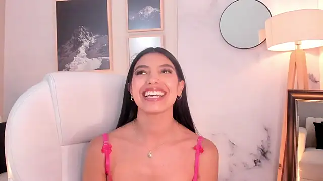 Tiffany_Low webcam