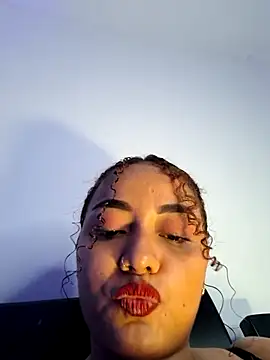 curly_girl_31 webcam