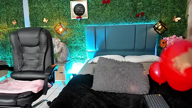 Kiaraa88 webcam